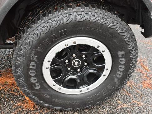 Used 2022 Ford Bronco Badlands image 12
