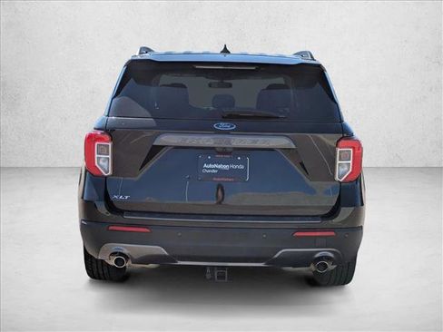 Used 2021 Ford Explorer XLT w/ Equipment Group 202A image 6