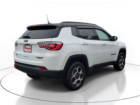 Used 2022 Jeep Compass Trailhawk w/ Trailhawk Convenience Group AWD/4WD image 4