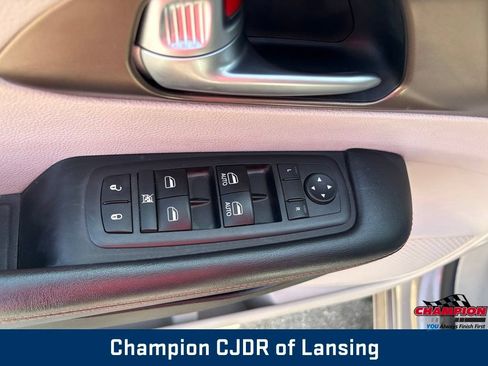 Used 2018 Chrysler Pacifica LX FWD image 15