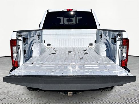 Certified 2019 Ford F250 Lariat w/ Chrome Package image 18