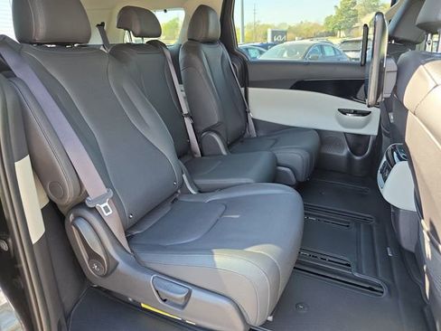 Used 2024 Kia Carnival SX Prestige image 15