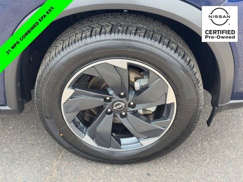 Certified 2025 Nissan Rogue SV image 8