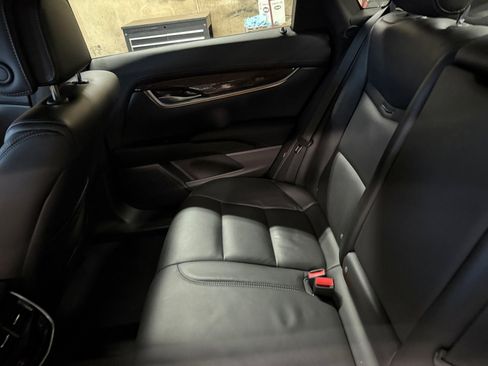 Used 2014 Cadillac XTS Luxury image 29