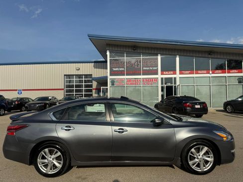 Used 2014 Nissan Altima 2.5 SL w/ Technology Package image 3