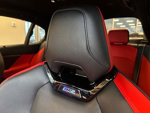 Used 2025 BMW M5 w/ Carbon Package image 19
