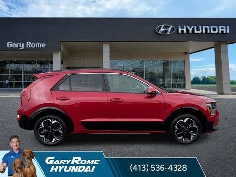 Used 2024 Kia Niro Wind w/ Wind Preserve Package FWD image 11