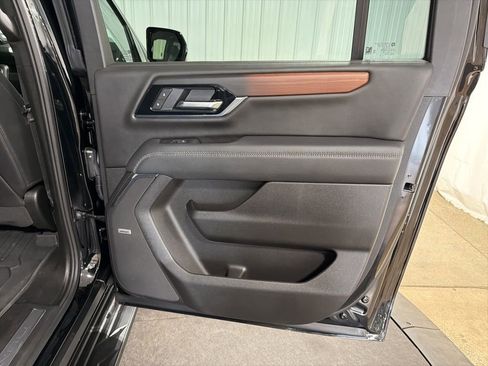 Certified 2025 GMC Yukon XL Denali AWD/4WD image 18