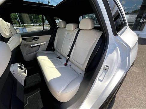 Used 2026 Mercedes-Benz GLC 300 4MATIC image 24