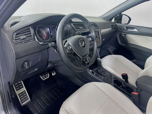 Used 2021 Volkswagen Tiguan SE R-Line image 9