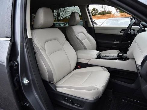 Certified 2024 Nissan Pathfinder SL image 24