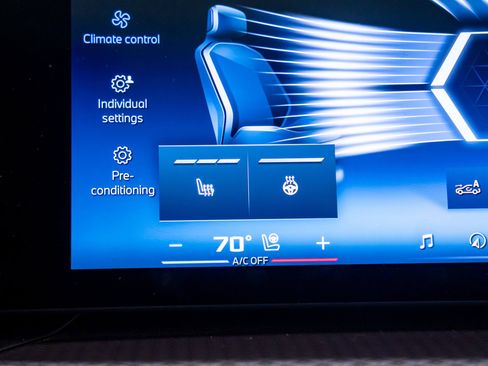 Used 2025 BMW M240i xDrive Coupe w/ Premium Package image 24