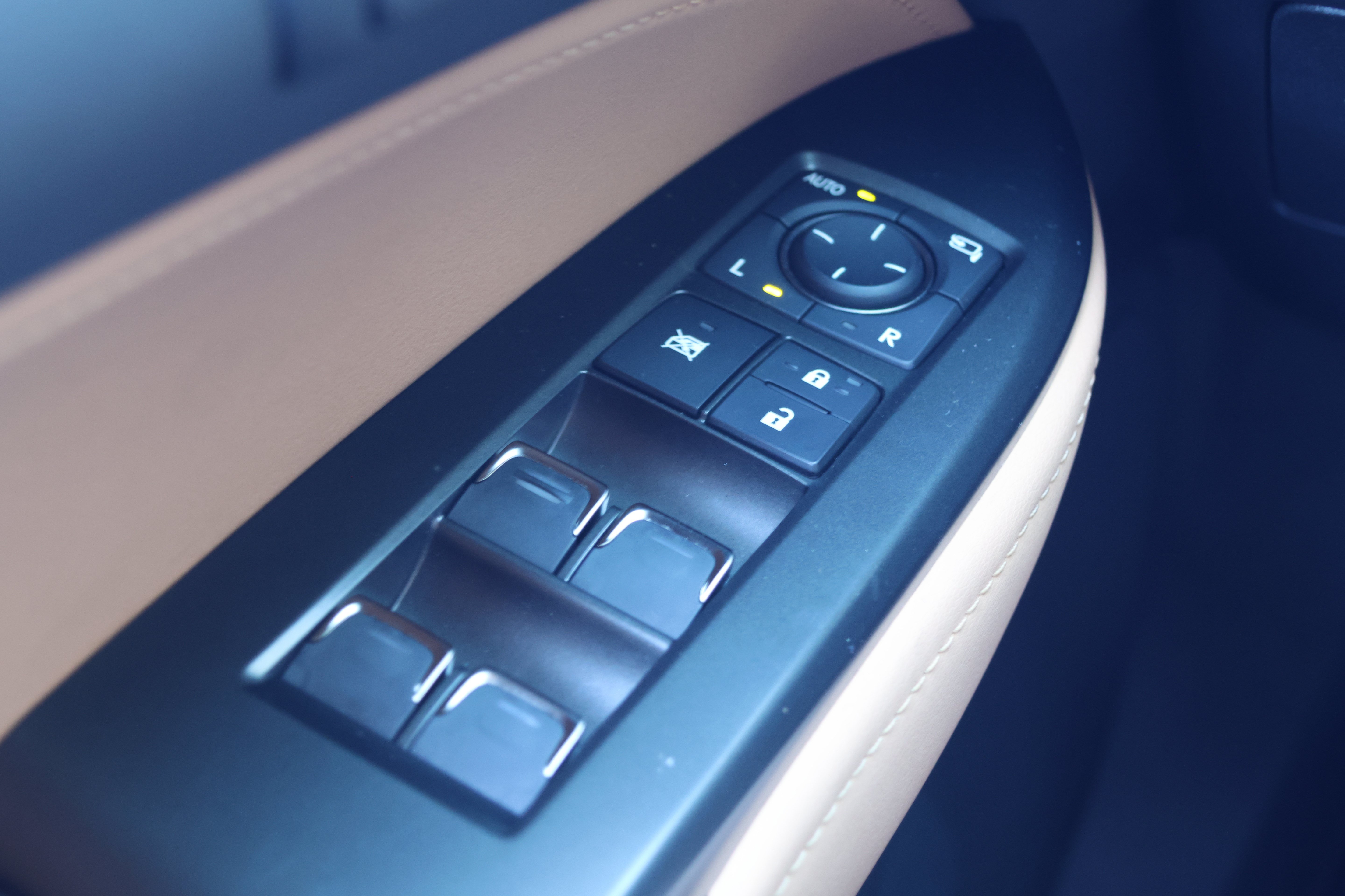 Used 2025 Lexus NX 350 AWD w/ Premium Package image 14