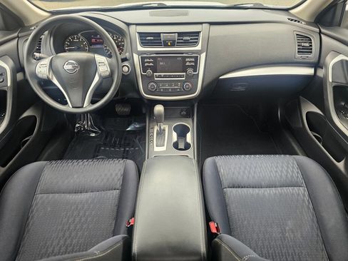 Used 2017 Nissan Altima 2.5 S w/ Power Driver Seat Package FWD image 9