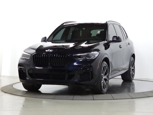 Used 2022 BMW X5 xDrive40i w/ M Sport Package AWD/4WD image 3