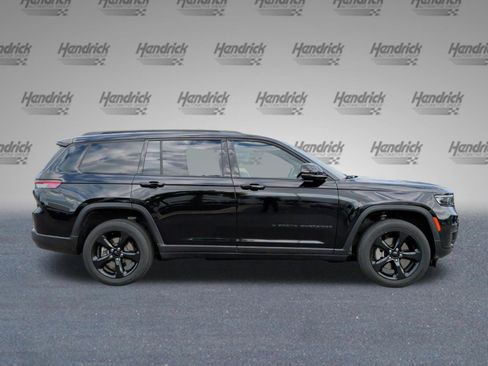 Used 2023 Jeep Grand Cherokee L Laredo image 6