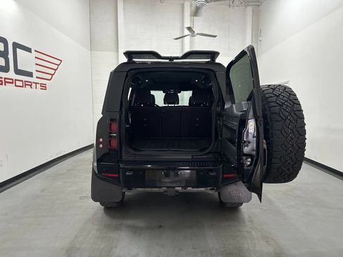 Used 2022 Land Rover Defender 110 X-Dynamic SE AWD/4WD image 12