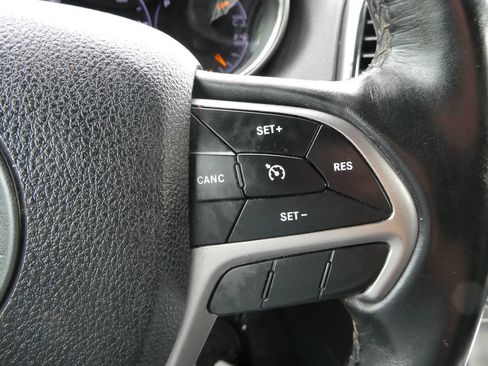 Used 2018 Jeep Grand Cherokee Limited AWD/4WD image 13