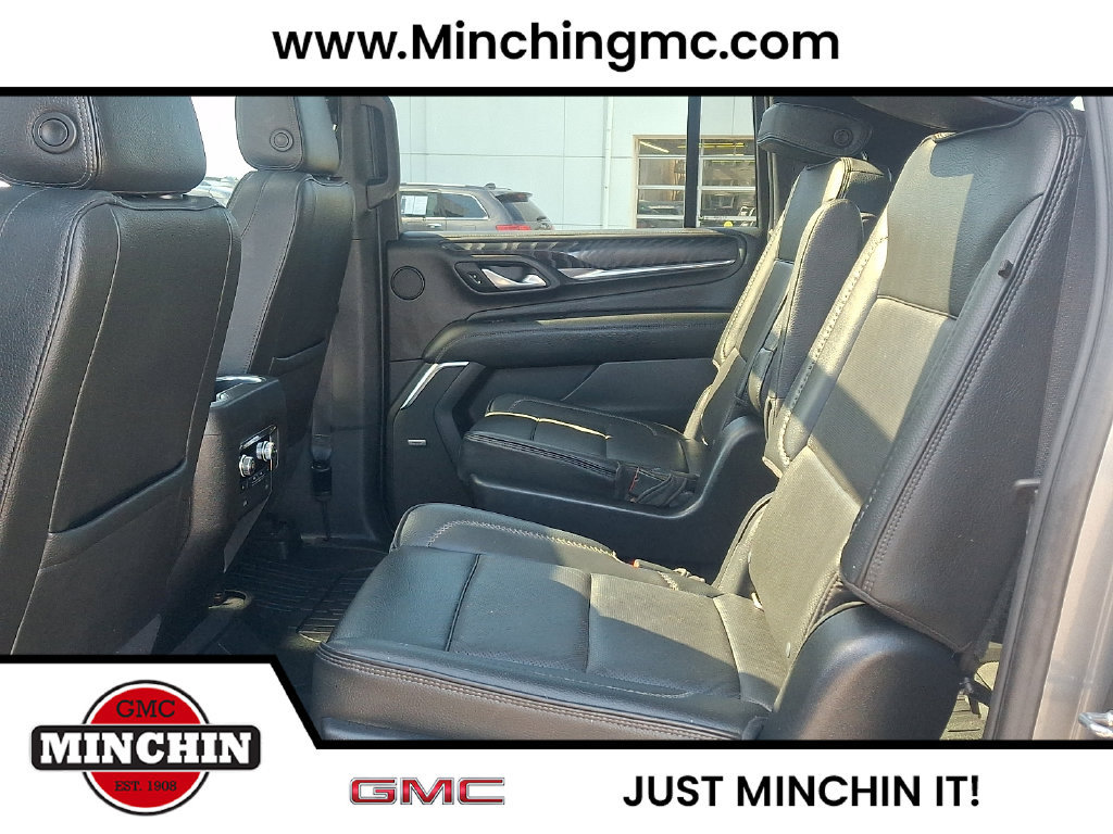 Used 2022 GMC Yukon XL Denali w/ Denali Premium Package AWD/4WD image 10