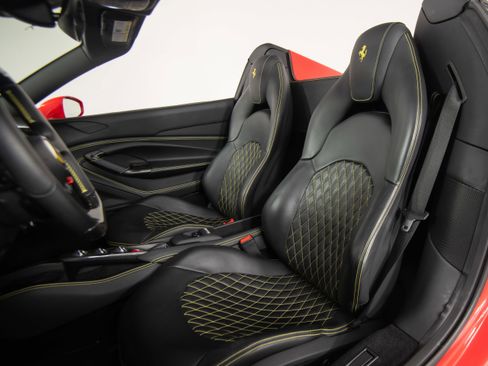 Certified 2022 Ferrari F8 Tributo image 13