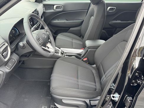 Used 2026 Hyundai Venue SEL FWD image 5