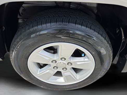 Used 2016 Jeep Compass Sport FWD image 28
