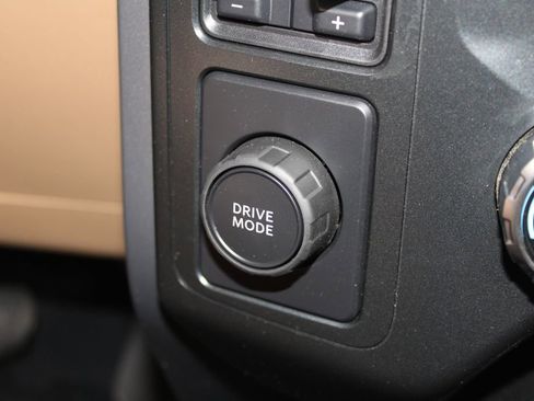 Used 2022 Ford F150 Lariat w/ Equipment Group 501A Mid image 50