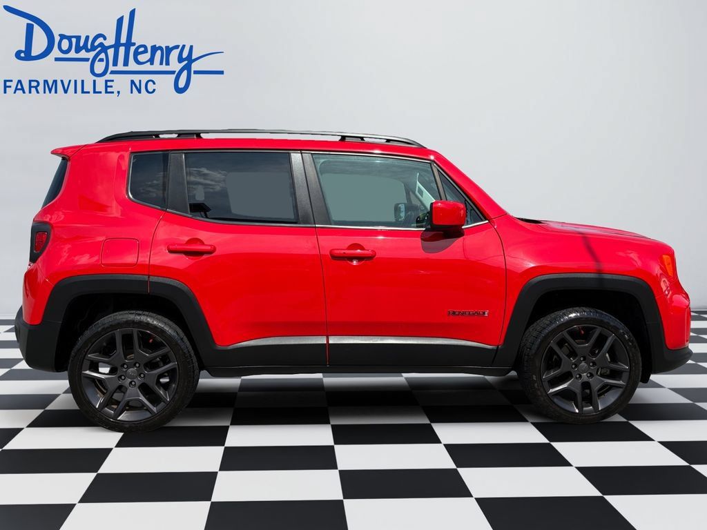 Used 2022 Jeep Renegade Latitude AWD/4WD image 6