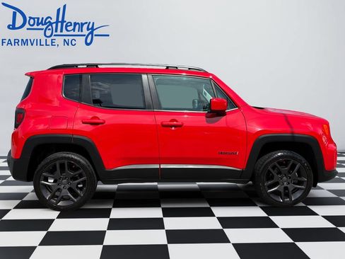 Used 2022 Jeep Renegade Latitude AWD/4WD image 6