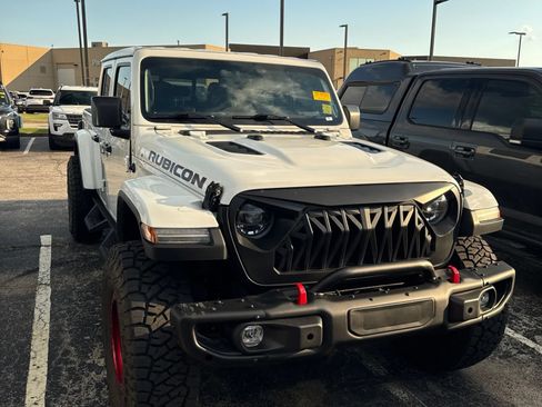 Used 2022 Jeep Gladiator Rubicon w/ LED Lighting Group AWD/4WD image 2