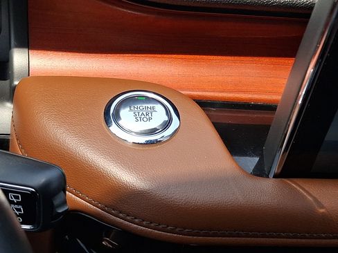 Used 2020 Lincoln Aviator Reserve w/ Elements Package Plus AWD/4WD image 22