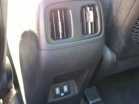 Used 2022 Hyundai Tucson Limited image 11