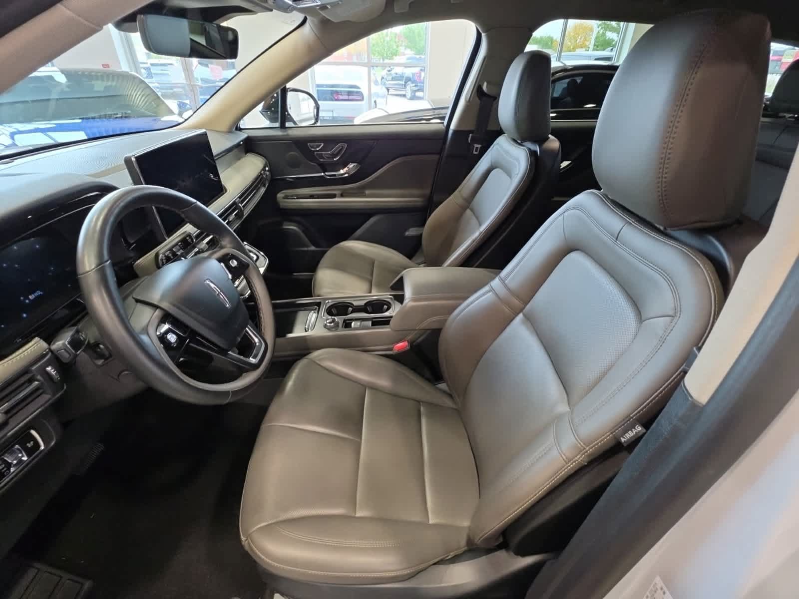 Used 2025 Lincoln Corsair AWD image 18