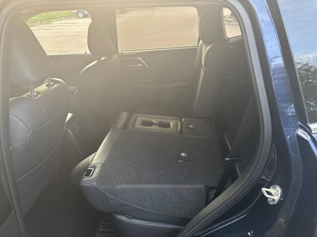 Used 2024 Mitsubishi Outlander FWD image 12