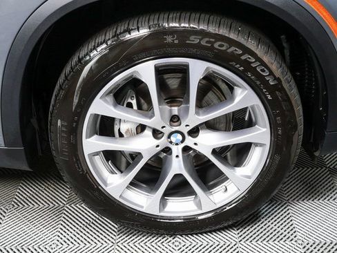 Used 2024 BMW X5 xDrive40i w/ Premium Package image 40