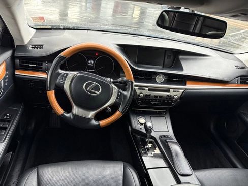 Used 2014 Lexus ES 300h image 7