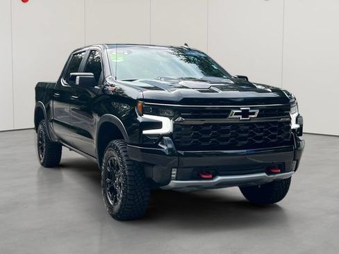 Used 2023 Chevrolet Silverado 1500 ZR2 w/ Technology Package AWD/4WD image 8