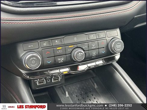 Used 2025 Dodge Durango R/T AWD/4WD image 32