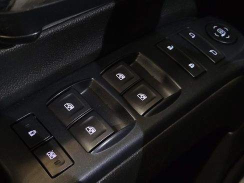 Used 2018 Chevrolet Silverado 1500 Custom w/ Custom Value Package image 27