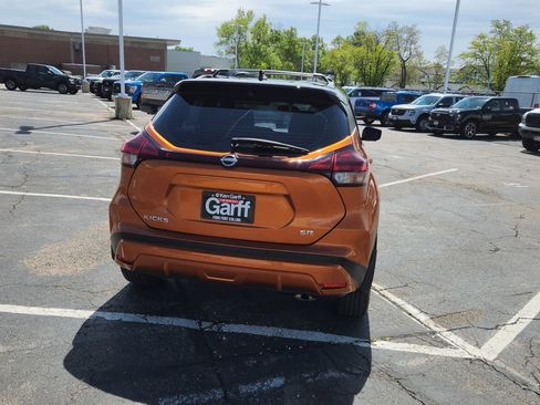 Used 2024 Nissan Kicks SR w/ SR Premium Package FWD image 12