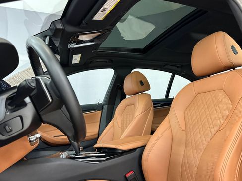 Used 2023 BMW 530e w/ Convenience Package image 15