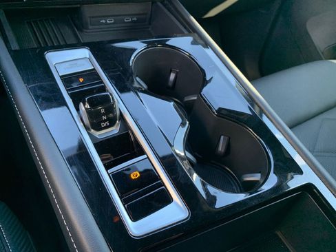 Used 2025 Volkswagen Atlas Cross Sport SE image 41