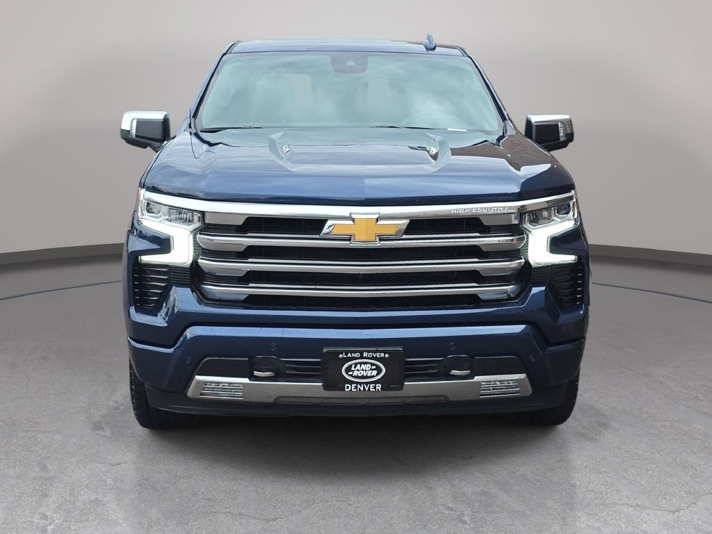Used 2023 Chevrolet Silverado 1500 High Country w/ High Country Premium Package AWD/4WD image 3