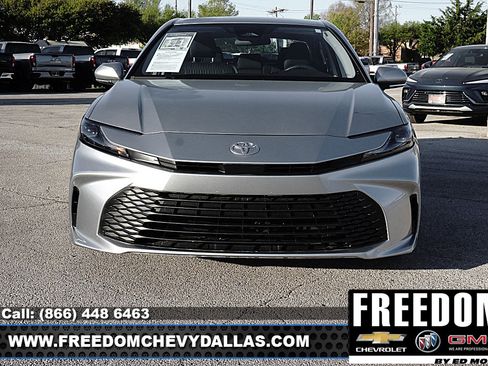 Used 2025 Toyota Camry LE image 2