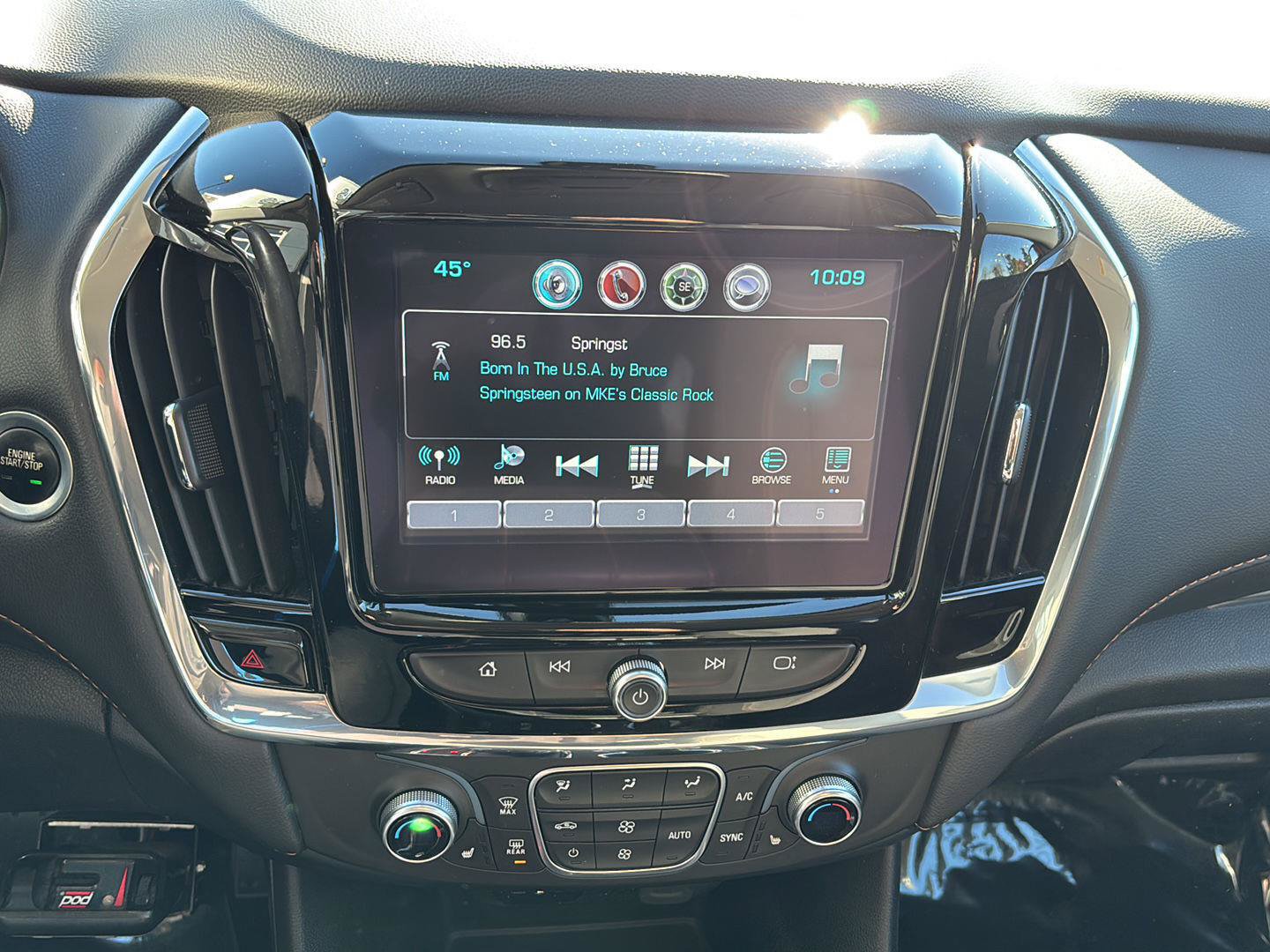 Used 2018 Chevrolet Traverse LT w/ LPO, Floor Liner Package AWD/4WD image 15
