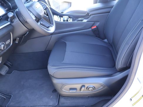 New 2026 Jeep Grand Cherokee Laredo RWD image 10