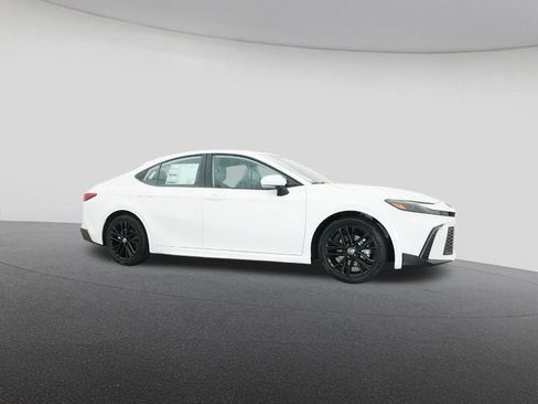 New 2026 Toyota Camry SE image 28