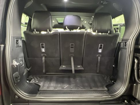 Used 2023 Land Rover Defender 130 X-Dynamic SE AWD/4WD image 28