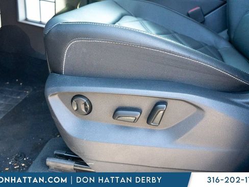 Used 2025 Volkswagen Atlas SE AWD/4WD image 17