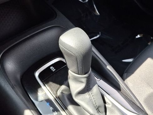 Used 2025 Toyota Corolla LE FWD image 14